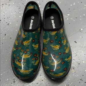 Nordside Green Garden Chicken Clogs